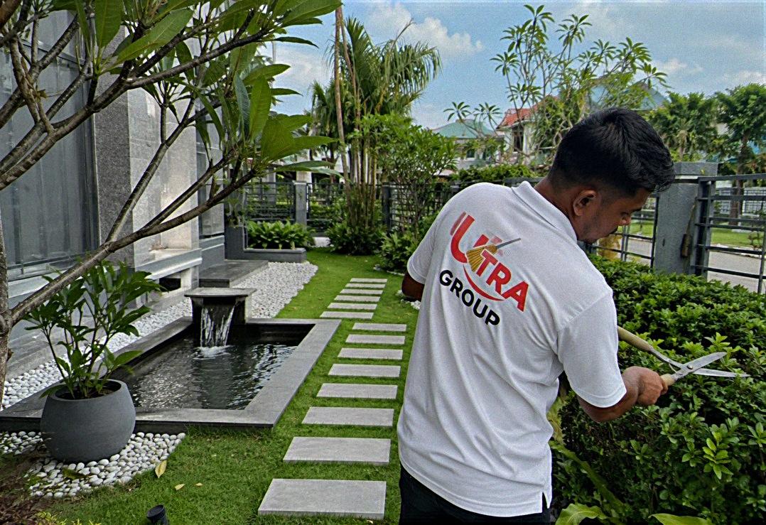 Ultra Group garden crew at work